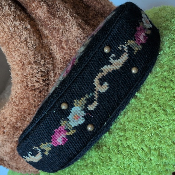 Hand worked vintage needlepoint bag. - Picture 6 of 14